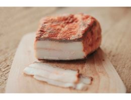 Slănină afumată MANGALIȚA cu boia 100g