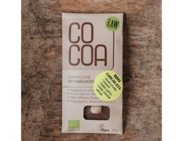 Ciocolată raw-vegan cu alune de pădure