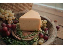 Brânză maturată AFUMATĂ 100g